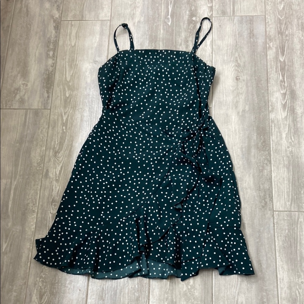 Lulu’s adorable green and white sundress